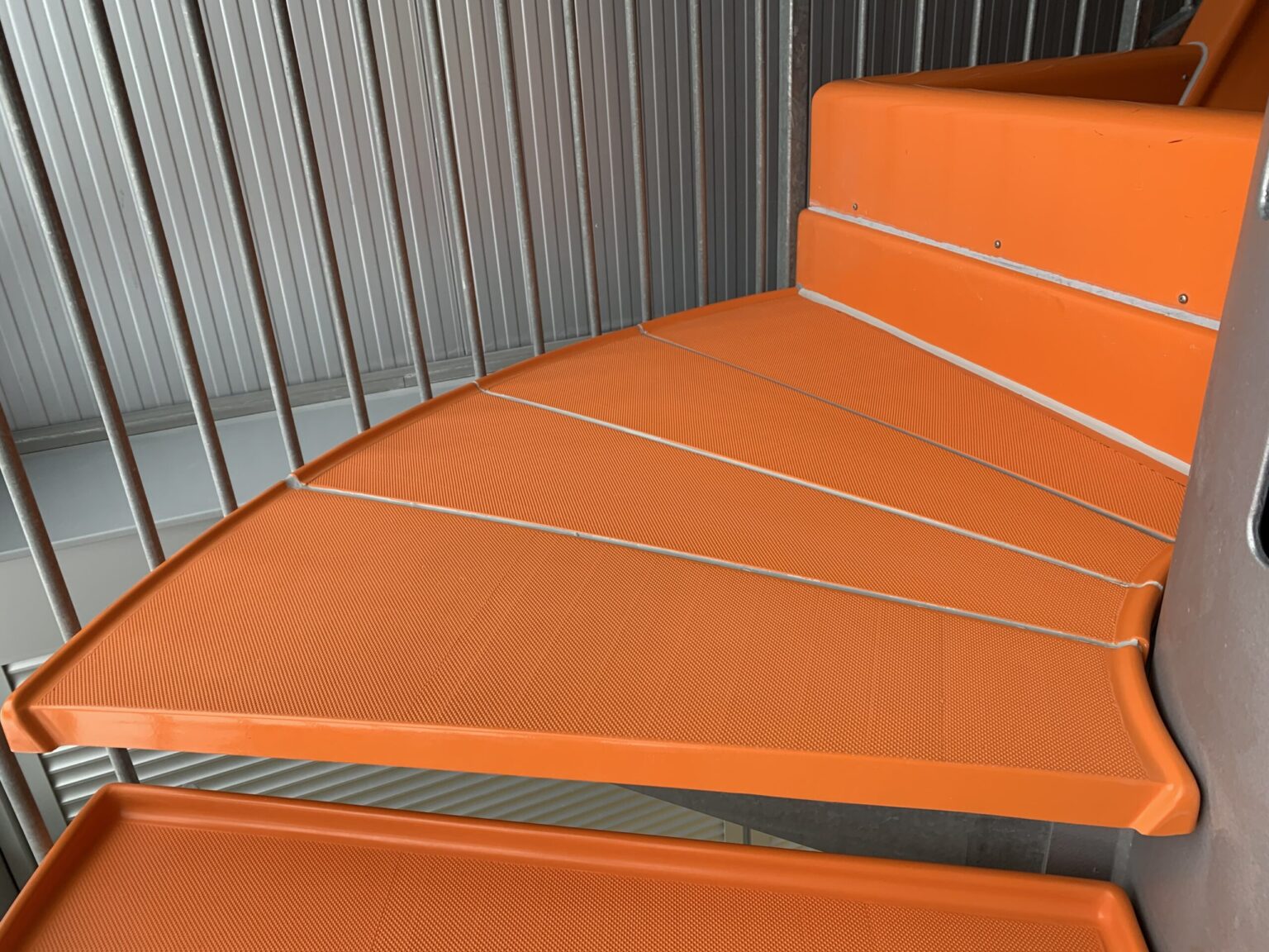 Treppenstufe Podeste Plattform Polymerbeton Treppe Schwimmbad